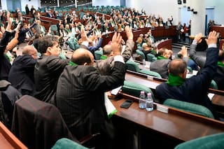 Argelia criminaliza la colonización francesa como un crimen y exige restitución