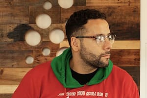 Dejó su país en conflicto para ir tras un amor argentino que duró poco, se quedó y tiene un reto