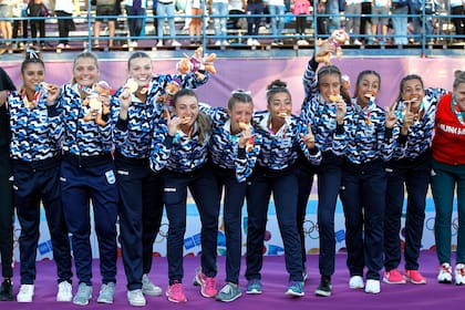 ¡Argentina campeón! El festejo de las chicas del beach handball.