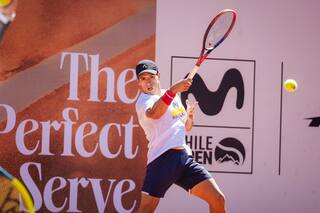 El puntazo sobre el piso de Sebastián Báez en su triunfo ante Francisco Comesaña