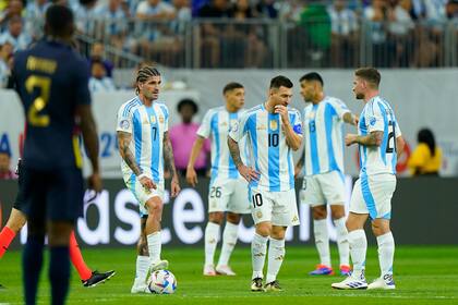 Argentina derrota a Ecuador