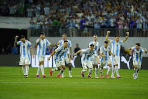 La Argentina venció por penales a Ecuador y con las manos del Dibu sigue adelante en la Copa América