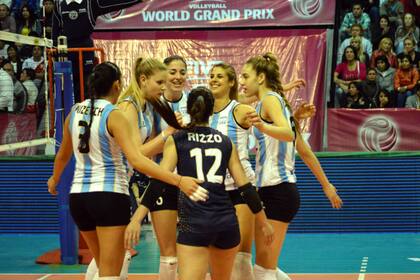 Argentina festejó el triunfo ante Cuba frente a su público