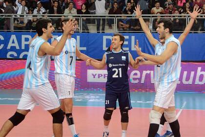 Argentina logró un triunfo épico y sigue con chances de llegar al Final 4