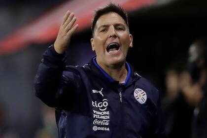 Eduardo Berizzo no será más entrenador de Paraguay
