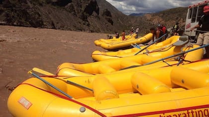 Argentina Rafting es uno de los lugares más preparados del país para realizar este deporte adrenalínico