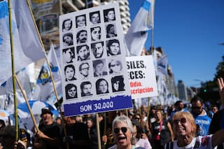 Argentina recuerda 50 años del golpe de Estado con marchas y tensiones políticas