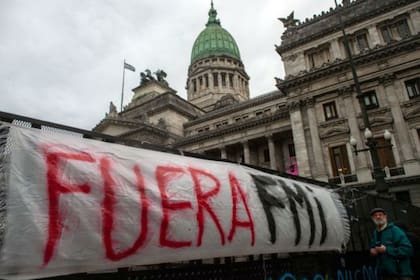 Argentina tiene una historia traumática con el FMI.