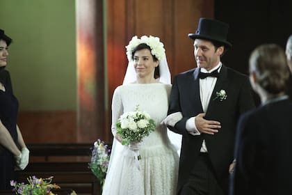 Argentina, tierra de a mor y venganza: los personajes de Mercedes Funes y Benjamín Vicuña en una escena crucial