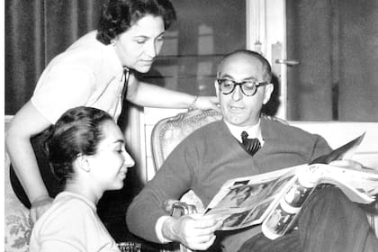 Arturo Frondizi privatizó la agencia de noticias Télam, en el año 1959