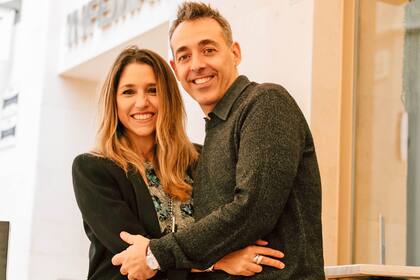 Maximiliano Marangós (45) y Carolina se mudaron con sus hijos de 14 años en 2018, y abrieron varios restaurantes de parrilla, tapas y comida española