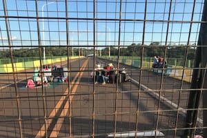 Varados en el puente. La odisea de los últimos argentinos en cruzar por Iguazú