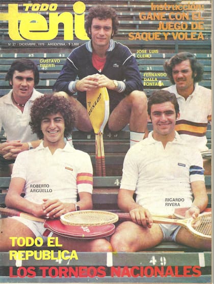 Argüello en la portada de la revista "Todo Tenis", junto con Gustavo Tiberti, José Luis "Batata" Clerc, Ricardo Rivera y Fernando Dalla Fontana