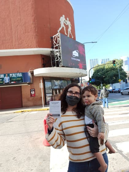 Ariana Budassoff es periodista (33) y se vacunó con Sinopharm en el Luna Park