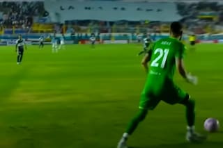 El error de Arias antes del minuto de juego y que complicó a Racing en la Copa Argentina