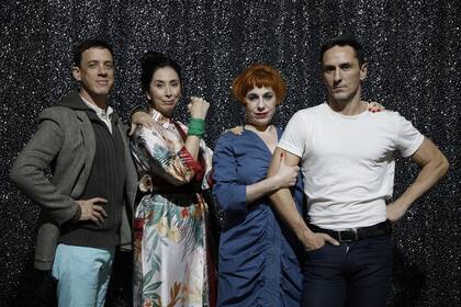 Arias y su vieja/nueva familia de artistas: Montes, Merlino, Radano y Casella