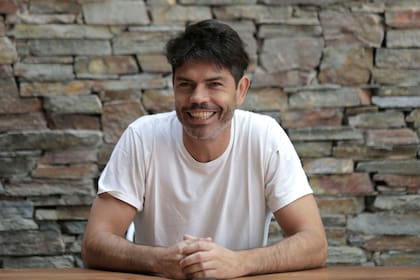 Ariel Garcé sonríe, fiel a su estilo