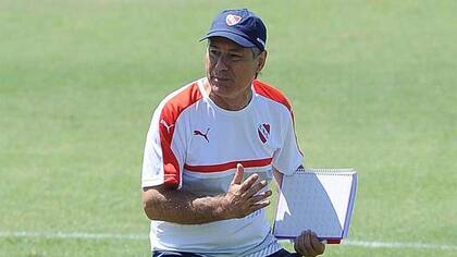 Ariel Holan fue amenazado al salir del predio de Domínico