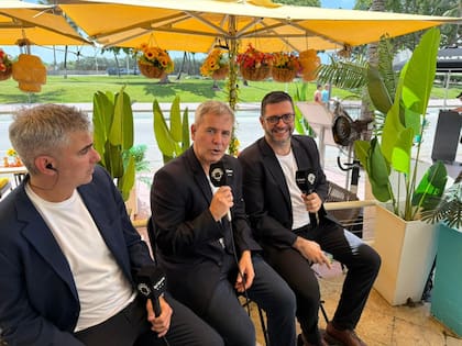 Ariel Rodríguez, en el centro, junto a Guido Glait y Lucas Beltramo, tres de los enviados de TyC Sports al Mundial de Clubes