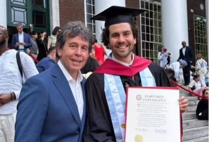 Ariel Rodríguez Palacios y su hijo Gaspar