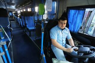 El largo recorrido de un colectivero que hoy debe tomar muchas más precauciones