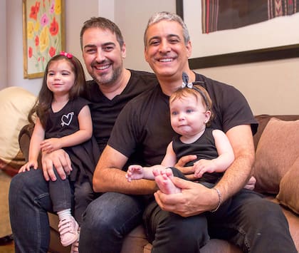 Ariel y Pablo, junto a Victoria y Paula