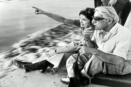 Aristóteles Onassis y Jackie Bouvier, viuda de Kennedy, quien tras su boda con el armador griego adoptó el nombre Jackie O.