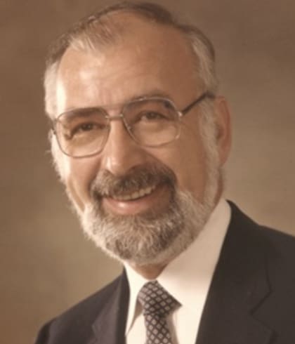 Arland Williams Jr., viajaba en el avión que se estrelló y falleció después de ayudar a rescatar a otros sobrevivientes del vuelo 90 de Air Florida.