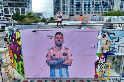 Arlex Campos, el artista que pintó a Messi en la ciudad de Miami con la camiseta de Inter