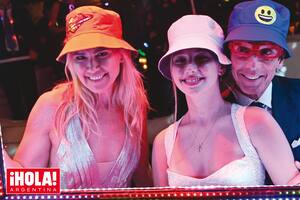 “Armamos el cumple con mucho amor. El padre organizaba, yo ayudaba y Taína opinaba, así que fue muy divertido”, le contó a ¡HOLA! Argentina Valeria, que, entre otras cosas, se ocupó del cotillón y de customizar los gorros pilusos que repartieron con brillos.