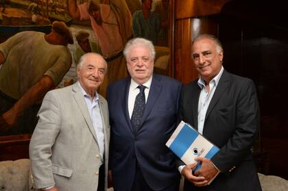 Armando Cavalieri, Ginés González García y Carlos Pérez, de Osecac