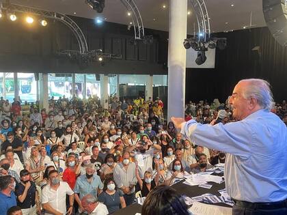 Armando Cavalieri, histórico dirigente de la CGT y de Comercio, ya le tendió un puente a Milei