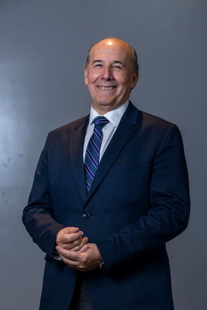 Armando Mayora se retiró de la Armanda, en 1991, y fundó una empresa de seguridad electrónica que provee equipamiento a empresas y organismos del Estado