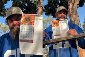 Armando Vidal se quedó sin trabajo y sin casa pero ganó US$1 millón en la lotería y cambió su vida