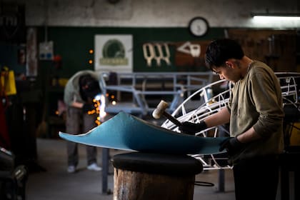 Armar chasis y carrocería les toma de 2 a 3 meses como máximo