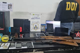 Encontraron otra vez armas en la casa del chico detenido por las amenazas de bomba