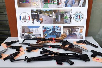 Armas decomisadas por la policía de Marsella, una ciudad desbordada por la violencia narco