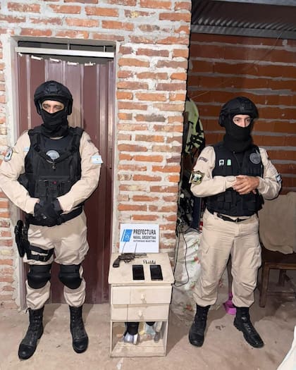 Armas largas, una pistola y municiones secuestradas por Prefectura durante los procedimientos vinculados a la investigacin iniciada en el micro