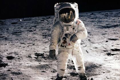Armstrong fue el primer hombre en oler la Luna