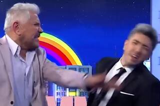 Arnaldo André sorprendió a Jey Mammon con un certero cachetazo en vivo