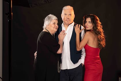 Arnando André junto a Marta González y Romina Fernandes hacen Tango para tres