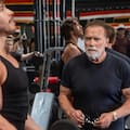 Arnold Schwarzenegger entrena a su hijo Joseph Baena para su primera competición de culturismo