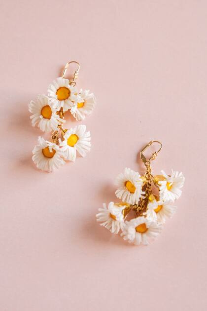 Aros con margaritas de Mamba Rosa.