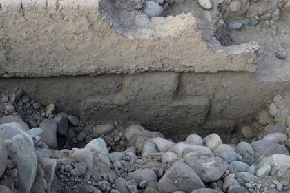 Arqueólogos descubrieron un templo de 4000 años en Perú y encontraron un objeto que los sorprendió