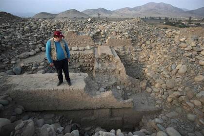 Arqueólogos descubrieron un templo de 4000 años en Perú y encontraron un objeto que los sorprendió