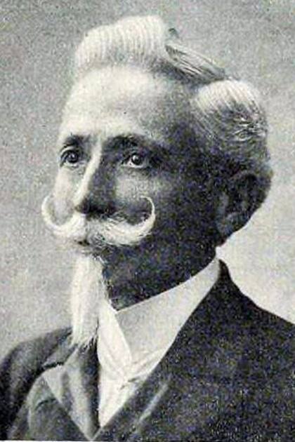 Arquitecto Antonio Menéndez. La mayor parte del Palacio Árabe se realizó en Buenos Aires.