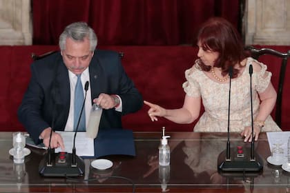 Alberto Fernández y Cristina Kirchner en el inicio de las sesiones en el Congreso