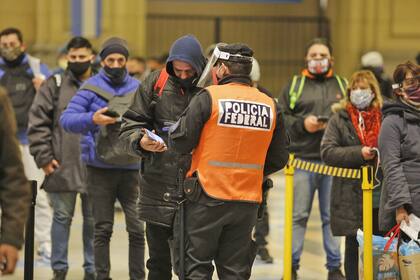 Arrancó la cuarentena estricta hasta el 17 de julio, rigurosos controles en Constitución