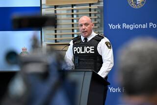 Arrestan a siete policías de Toronto por presuntos vínculos con el crimen organizado