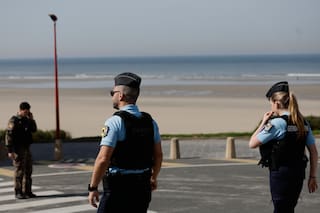 Arrestan a sudanés tras muerte de cuatro migrantes en incidente en Canal de la Mancha